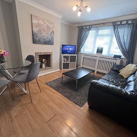 Croydon Apartment With Parking Londen Buitenkant foto