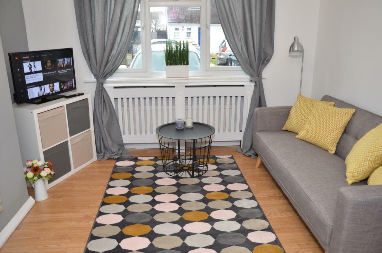 Croydon Apartment With Parking Londen Buitenkant foto